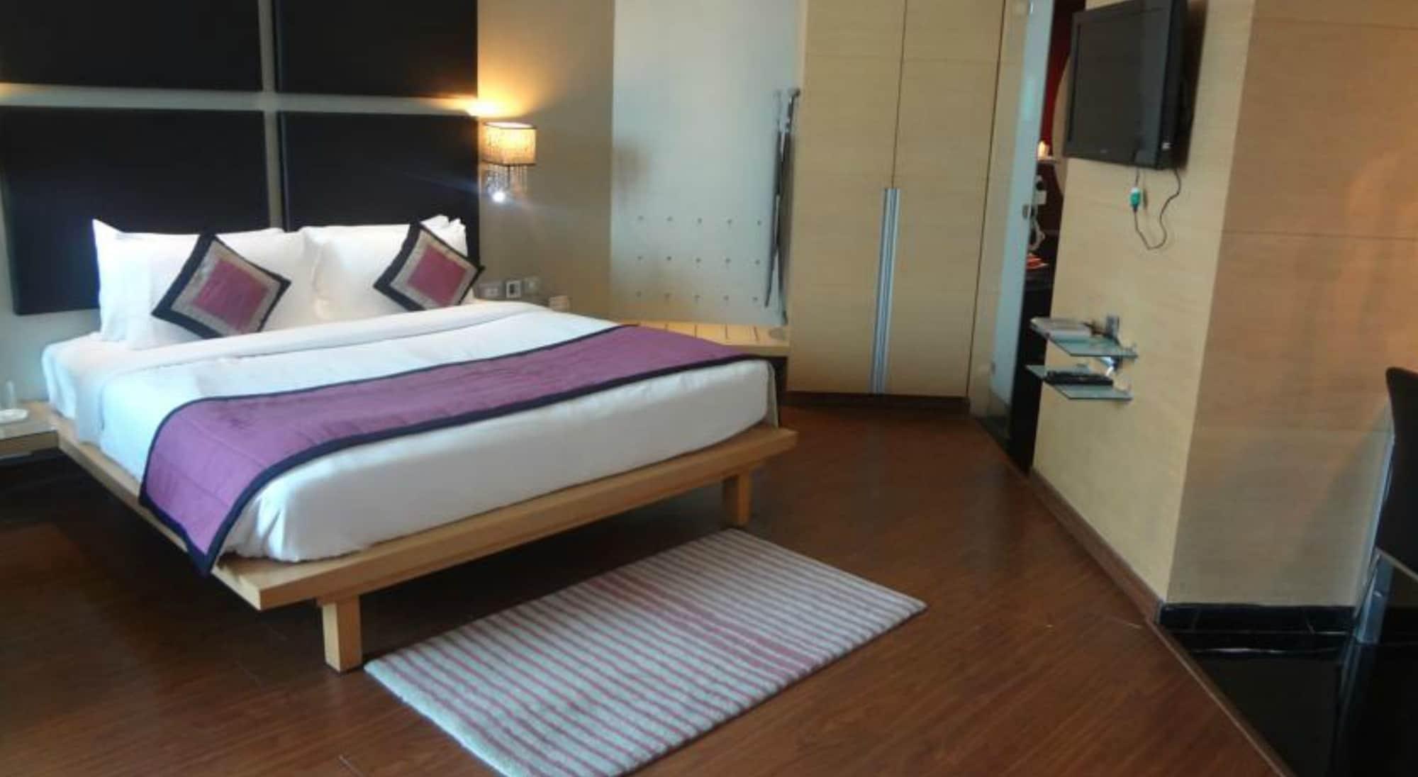 Ramada by Wyndham Navi Mumbai Hotel Bagian luar foto