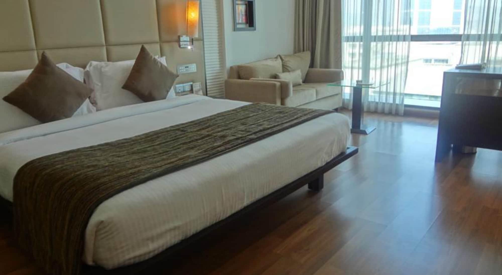 Ramada by Wyndham Navi Mumbai Hotel Bagian luar foto