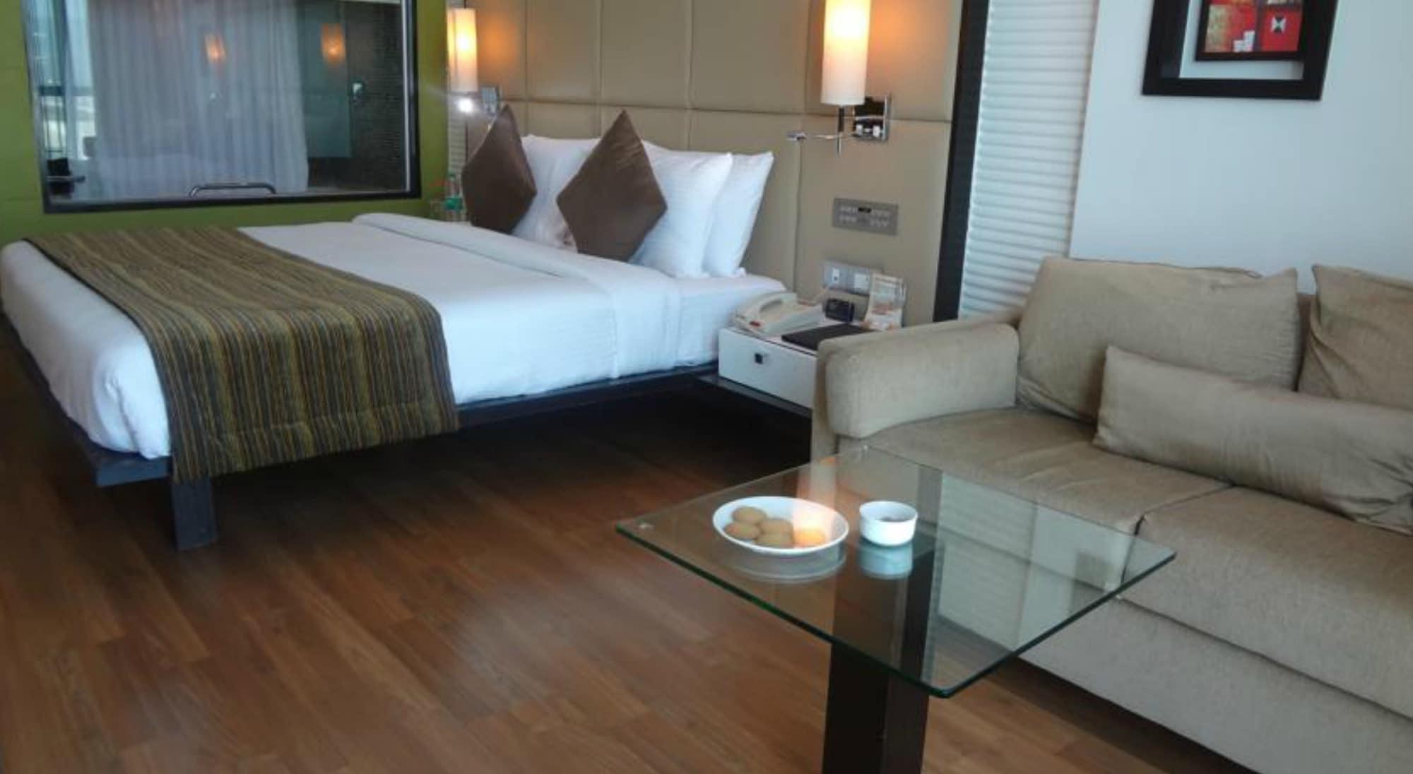 Ramada by Wyndham Navi Mumbai Hotel Bagian luar foto