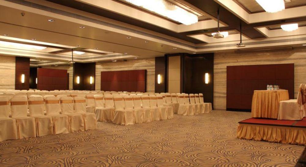 Ramada by Wyndham Navi Mumbai Hotel Bagian luar foto