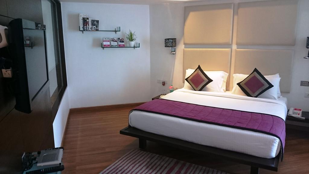 Ramada by Wyndham Navi Mumbai Hotel Bagian luar foto