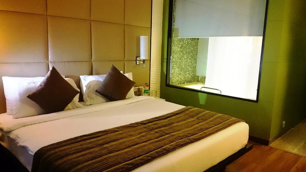Ramada by Wyndham Navi Mumbai Hotel Bagian luar foto