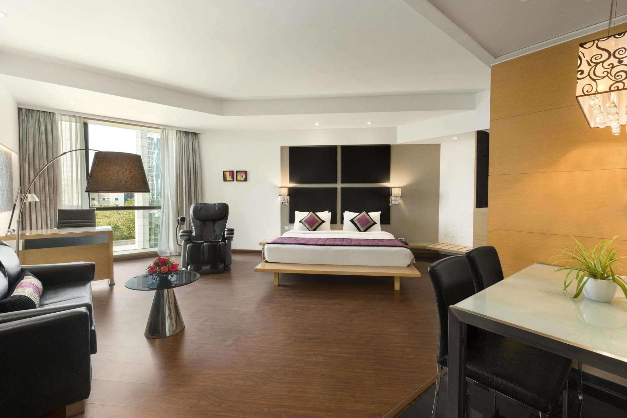 Ramada by Wyndham Navi Mumbai Hotel Bagian luar foto