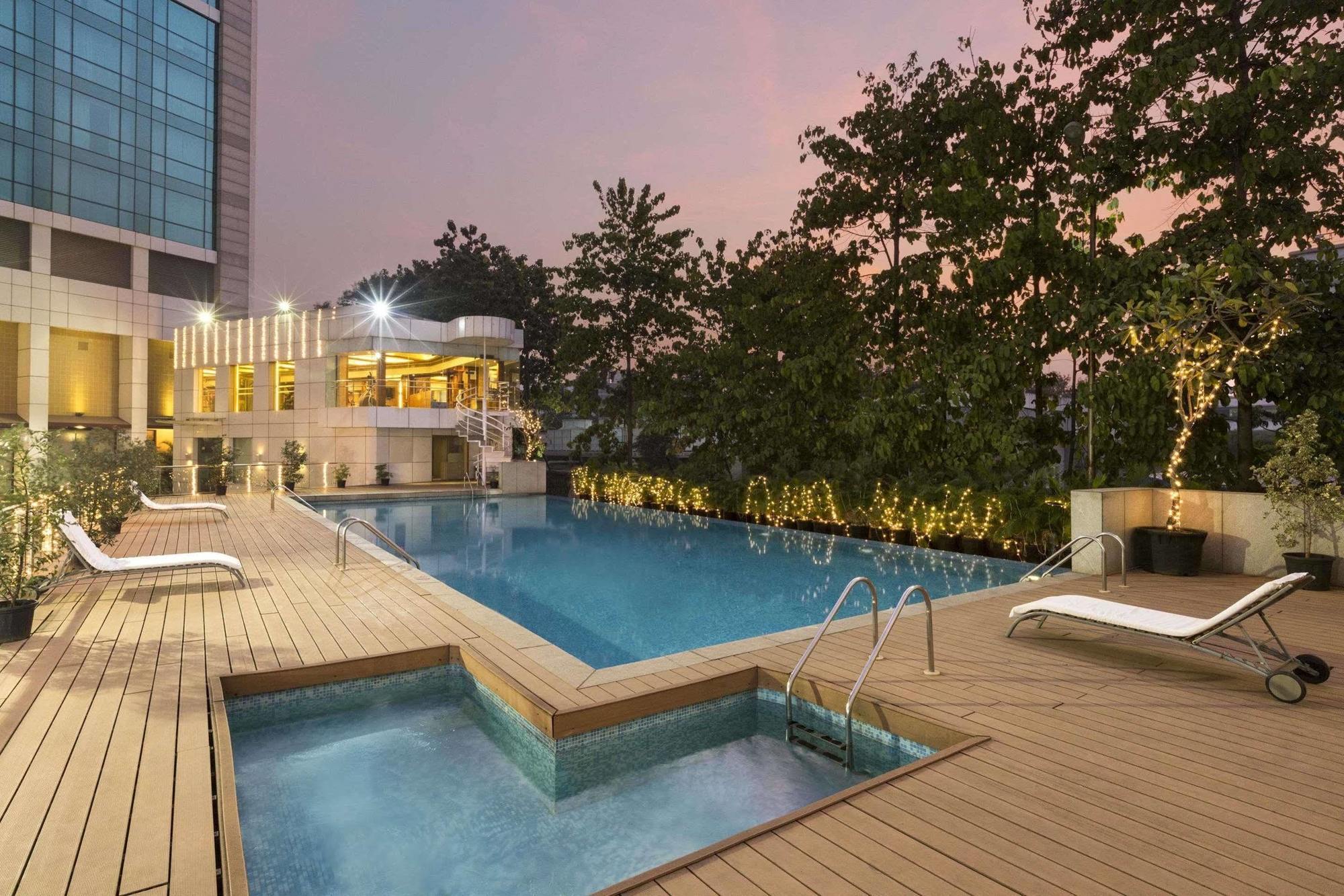 Ramada by Wyndham Navi Mumbai Hotel Bagian luar foto